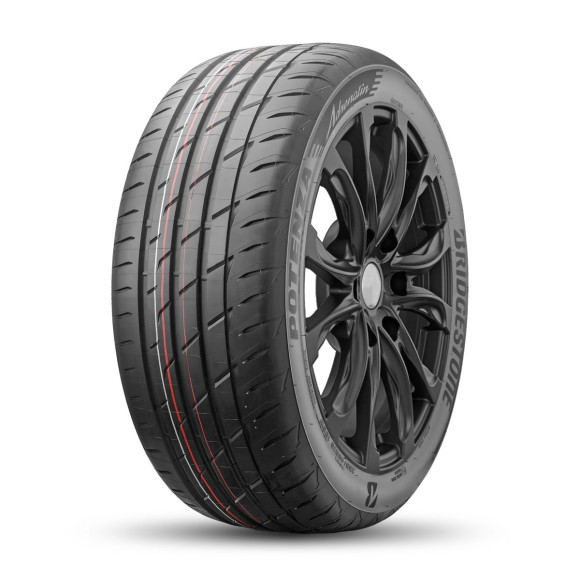 Шины Bridgestone  225/40/18  W 92 Adrenalin RE004